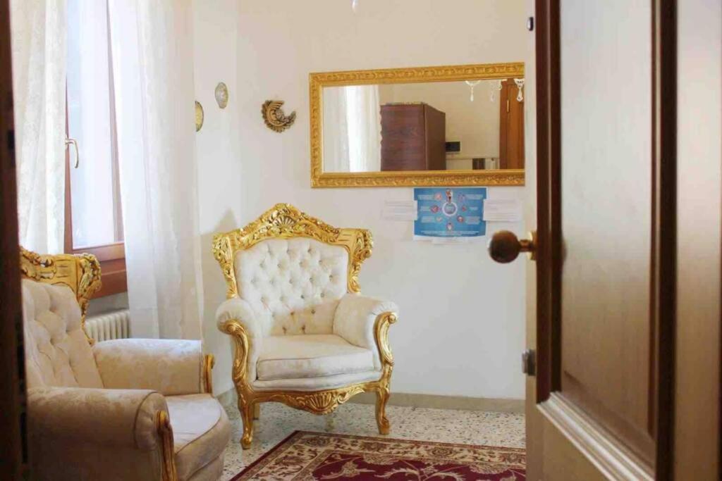The Golden Apartment Velence Kültér fotó