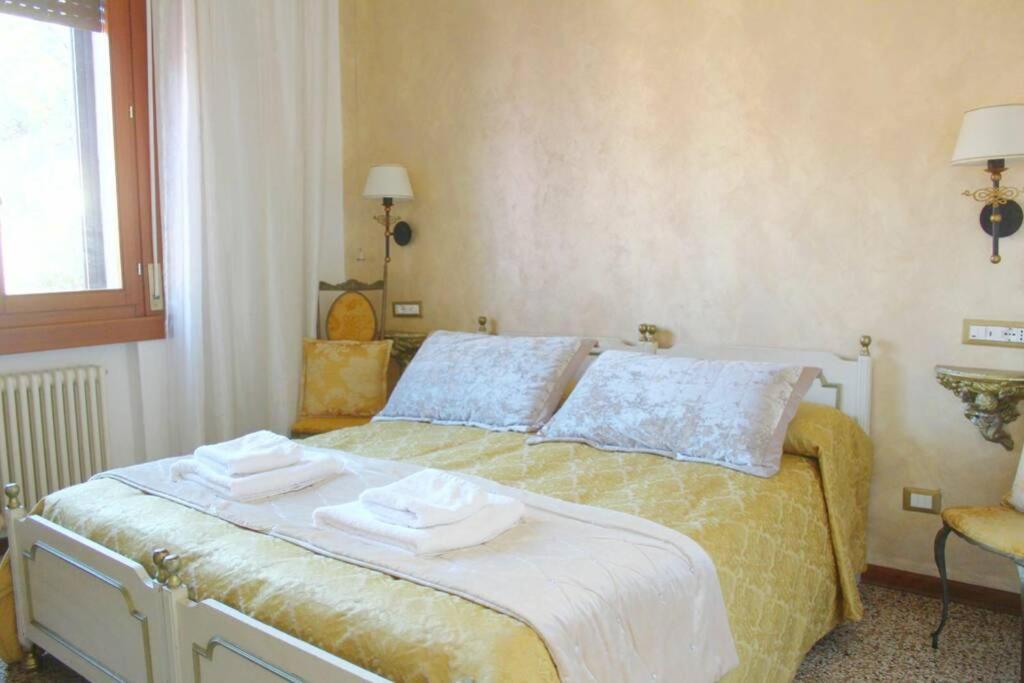 The Golden Apartment Velence Kültér fotó
