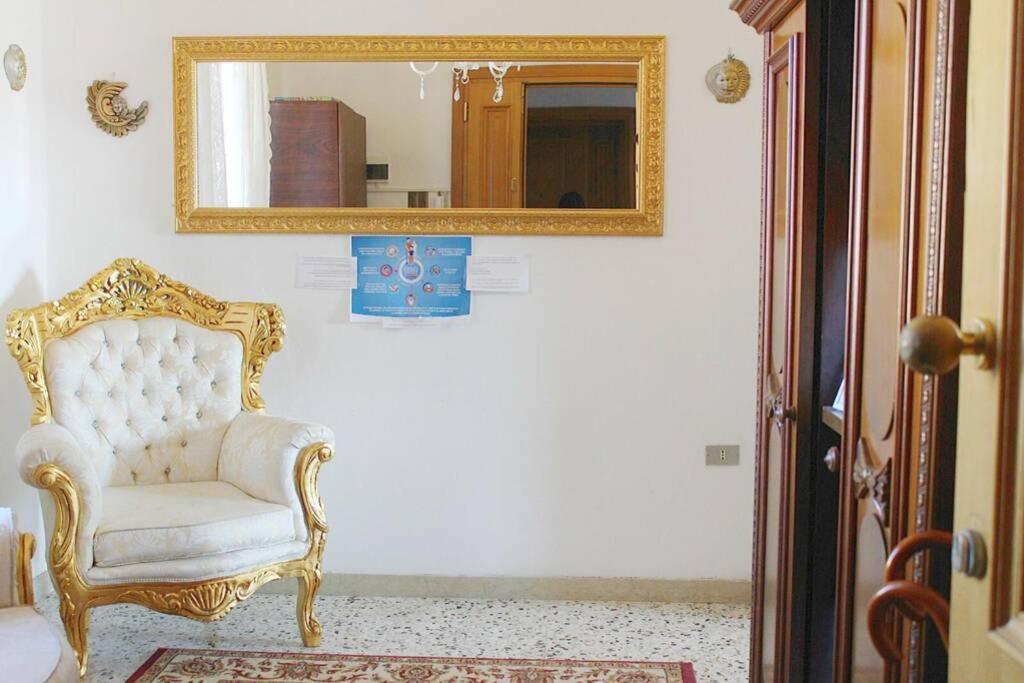 The Golden Apartment Velence Kültér fotó